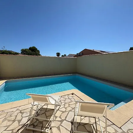 Bignone Piscine Sans Vis A Vis 빌라 *