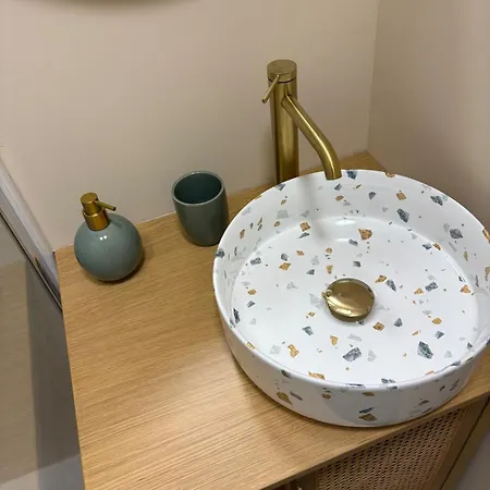 Bignone Piscine Sans Vis A Vis